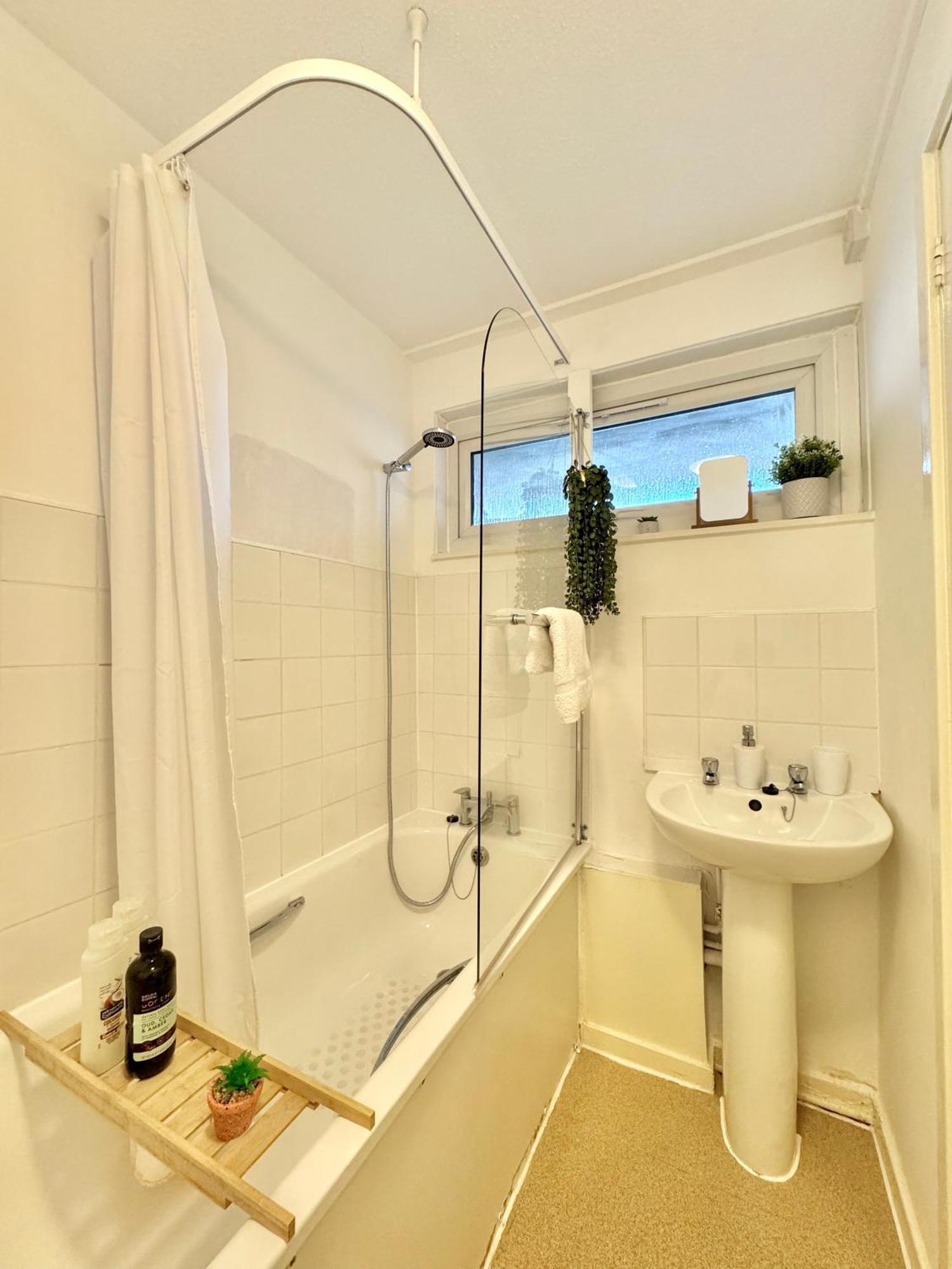 Stunning Apartment, Sleeps 4, Central London, 1 Bedroom, Zone 1, Kennington - Open For Business Stays, Long Stays And Families Relocating Esterno foto